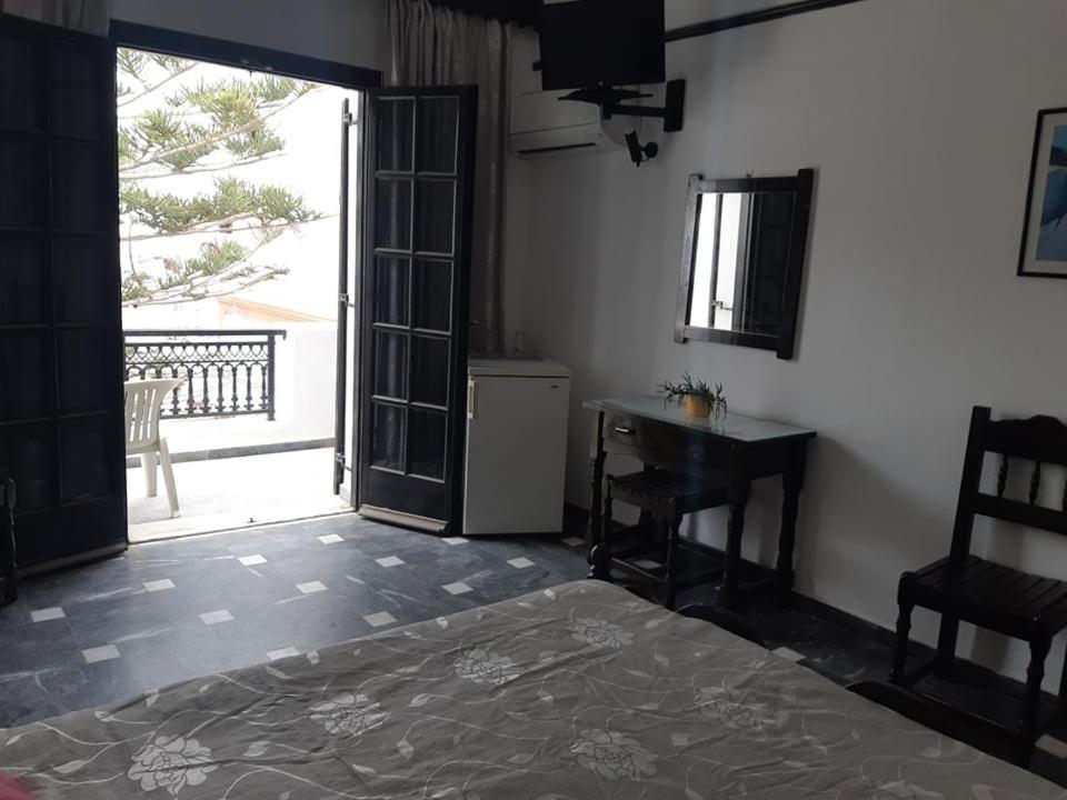 Kamári Hotel Koralli מראה חיצוני תמונה