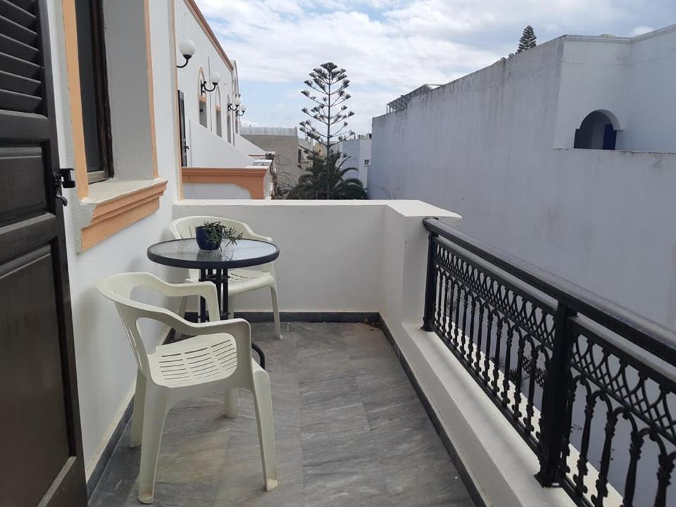 Kamári Hotel Koralli מראה חיצוני תמונה
